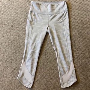 Athleta high waist Capri with pockets
